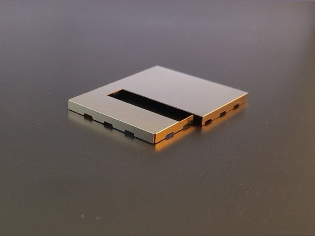 involucri custom per la schermatura da radiofrequenze saldabili su circuito stampato