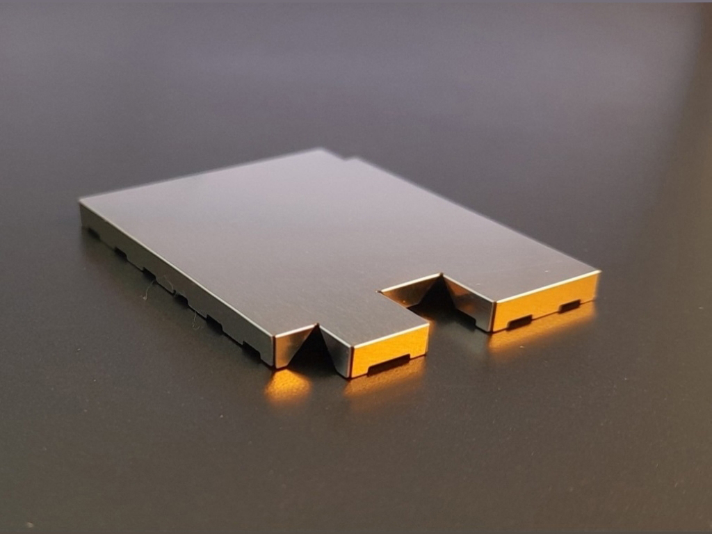 schermi contenitori metallici per protezione da disturbi RF EMI per circuiti stampati